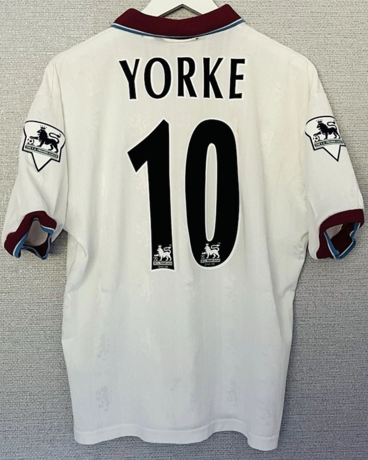 YORKE DWIGHT 1997-98 (Ast)
